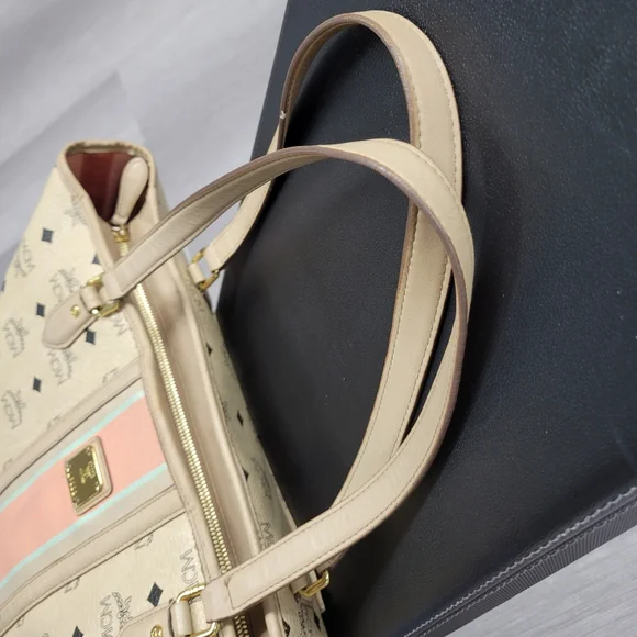 MCM Ltd. Ed. Cream and peach Visetos Zippered Tote - Picture 5 of 13